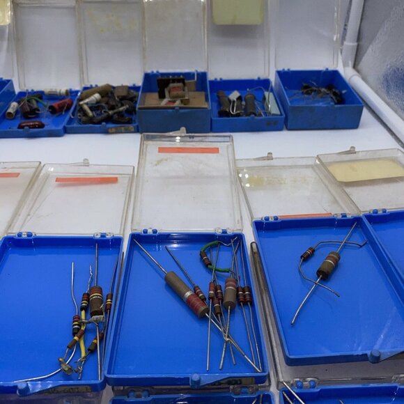 Vintage Carbon Comp Resistors Capacitors Electronics Mixed Lot in Storage Cases - Picture 6 of 16